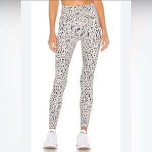 Varley Century Leggings in Cashmere Cheetah Size Small